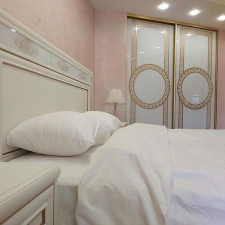 Елітні апартаменти біля ТРЦ Порт-сіті Луцк Экстерьер фото